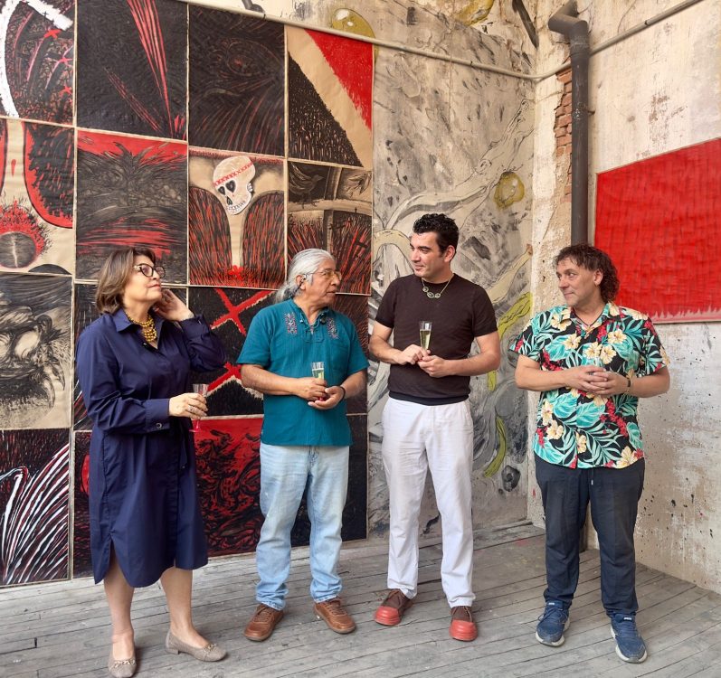 Wilma Andrade, embajadora de Ecuador en España, Néstor Prieto, comisario de la muestra y Francisco Brives, director de La Neomudejar